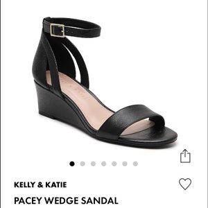 NIB Kelly & Katie Pacey Wedge, black